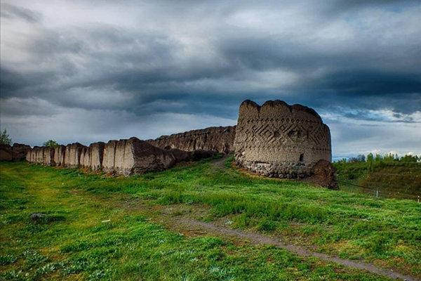 مطالعه طرح راه اندازی پارک تاریخی در محوطه کهنه قلعه مشکین شهر