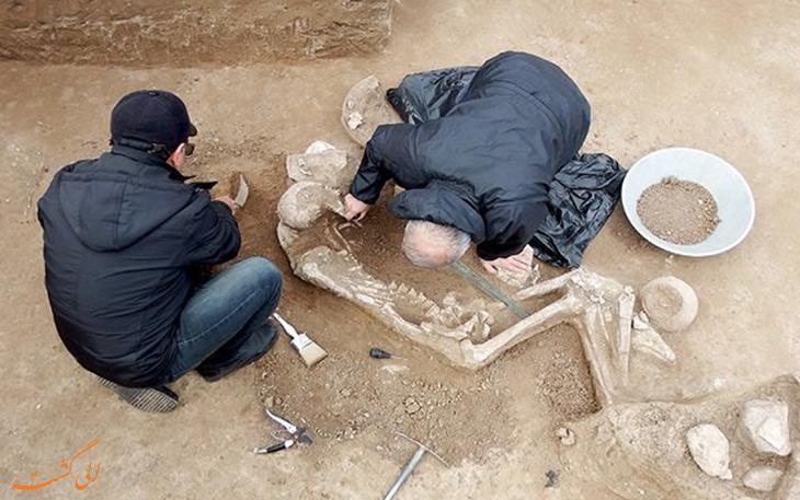 جزئیاتی درباره کشف گور جنگاور 3000 ساله در رستم آباد