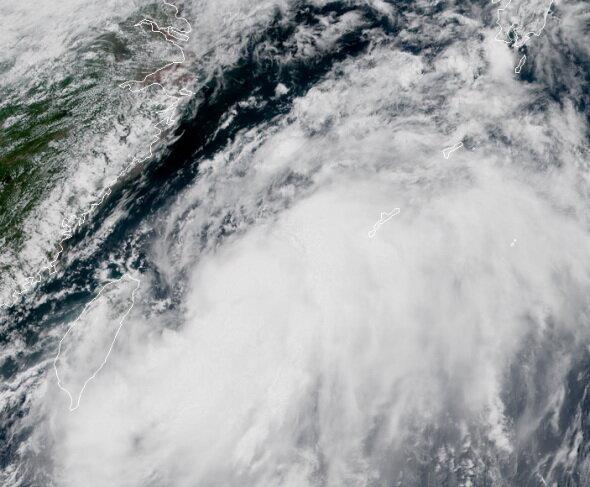 یک طوفان دریایی ویرانگر در جهت فلوریدا