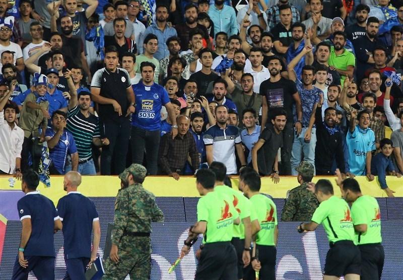 خروج فغانی و کمک هایش از آزادی با اسکورت یگان ویژه خروج فغانی و کمک هایش از آزادی با اسکورت یگان ویژه