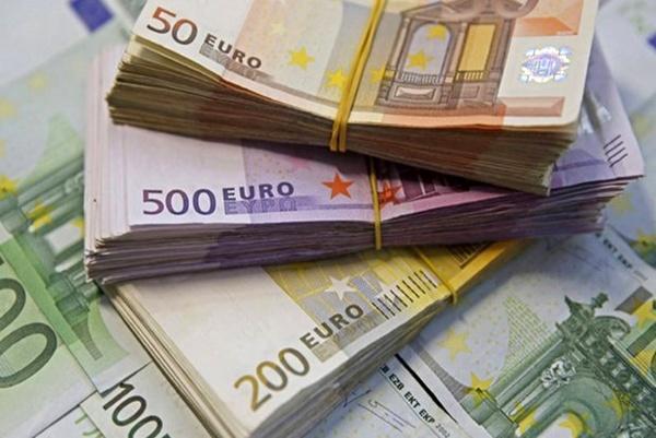 افزایش نرخ یورو و پوند ، دلار 4244 تومان