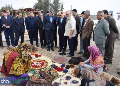 بازدید استاندار گلستان و رئیس اتاق بازرگانی تهران از همایش هنرمندان صنایع دستی در گمیشان