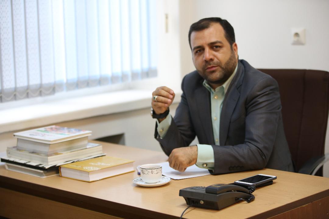 جامعه شایعه ساز آسیب پذیر است، اعتماد به رسانه بازار شایعه سازی را مختل می کند