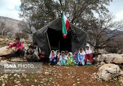 بسته های آموزشی به دست دانش آموزان عشایری خراسان جنوبی می بسته های آموزشی به دست دانش آموزان عشایری خراسان جنوبی می رسد