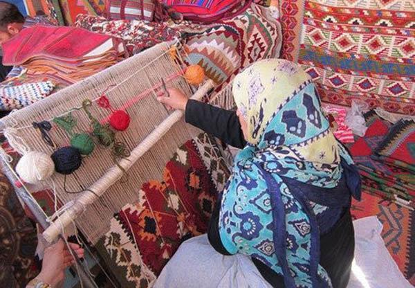 عنبران شهر جهانی گلیم می شود، صادرات هنر بافندگان به 20 کشور عنبران شهر جهانی گلیم می شود، صادرات هنر بافندگان به 20 کشور