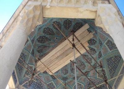 کاشی کاری عرقچین آرامگاه حافظ بازسازی شد