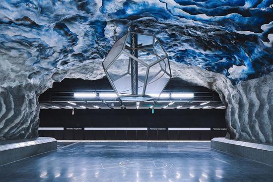 شبکه مترو استکهلم طولانی ترین نمایشگاه هنری دنیا است