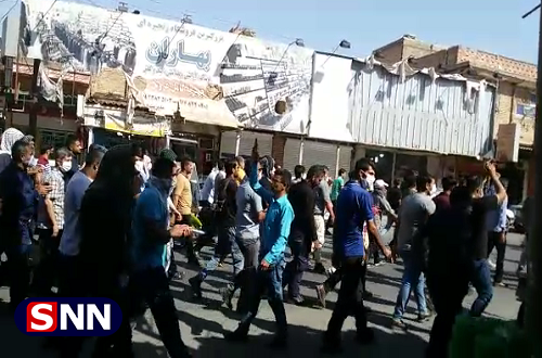تجمع کارگران هفت تپه مقابل فرمانداری شوش ، مدیران بازنشسته تجمع کارگران هفت تپه مقابل فرمانداری شوش ، مدیران بازنشسته شرکت اخراج شوند
