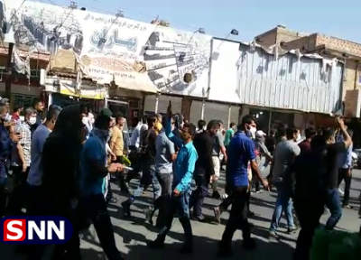 تجمع کارگران هفت تپه مقابل فرمانداری شوش ، مدیران بازنشسته شرکت اخراج شوند