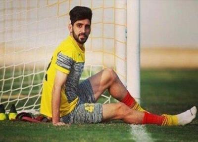 بازیکن 24 ساله فولاد از فوتبال خداحافظی کرد