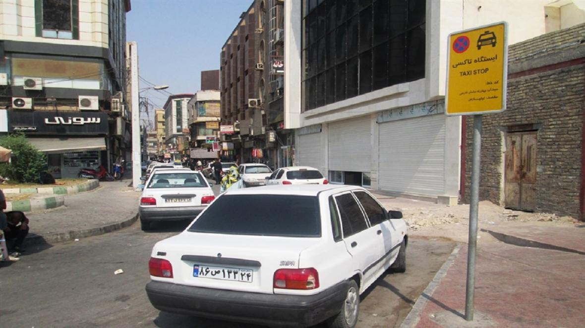 ساماندهی و نصب علائم طرح ترافیکی ایستگاه های تاکسی در اهواز