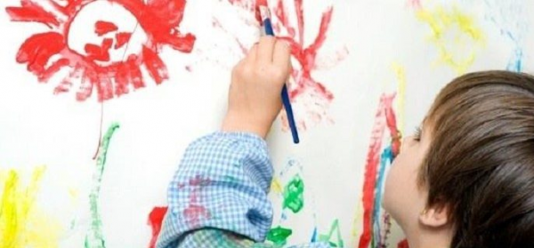 پاک کردن لکه ها از روی دیوار