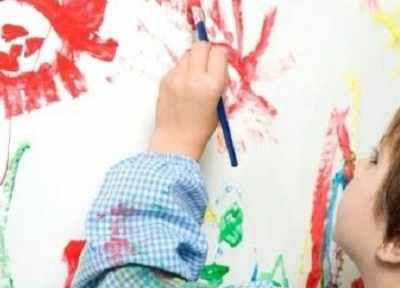 پاک کردن لکه ها از روی دیوار