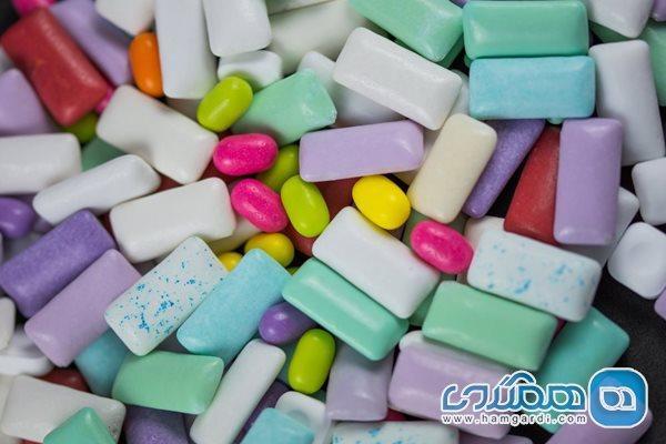 بلعیدن آدامس چه بلایی سرتان می آورد؟ بلعیدن آدامس چه بلایی سرتان می آورد؟