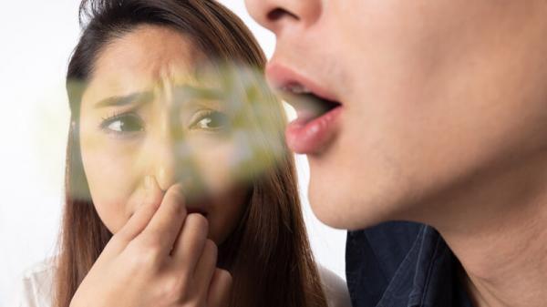 بوی بد دهان پس از مسواک زدن؛ از علت تا درمان
