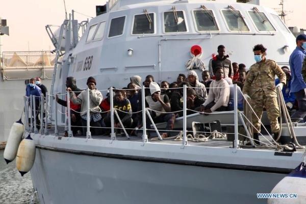 گارد ساحلی لیبی 99 مهاجر غیرقانونی را نجات داد