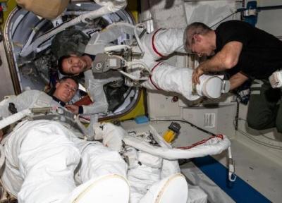 آرایه های خورشیدی تازه در فضا نصب می شوند