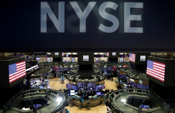 رشد NASDAQ در مقابل افت S&ampampampP 500