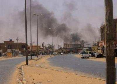 جنگ داخلی در خرطوم : ارتش سودان پایگاه های نیروهای شبه نظامی رقیب را بمباران می نماید