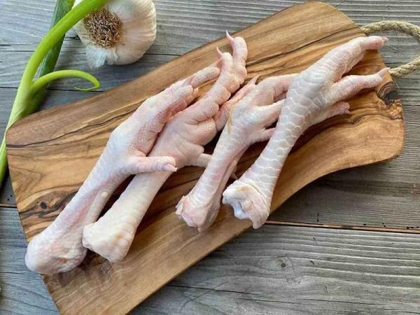 مراحل تمیز کردن پای مرغ